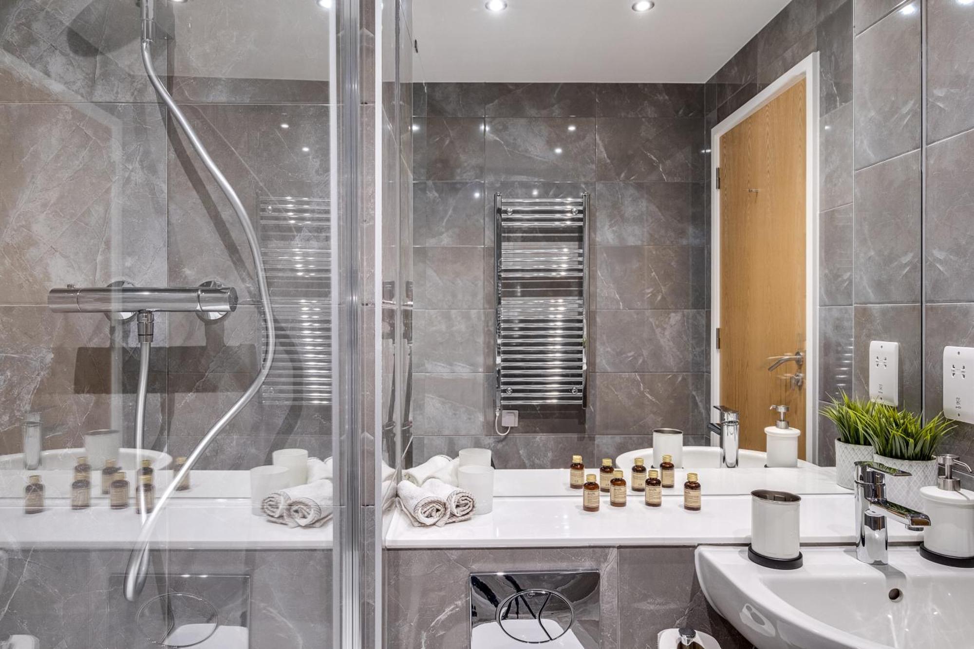 Pluxa Moonstone Metropolis Luxury Getaway In Birmingham City Centre Zewnętrze zdjęcie